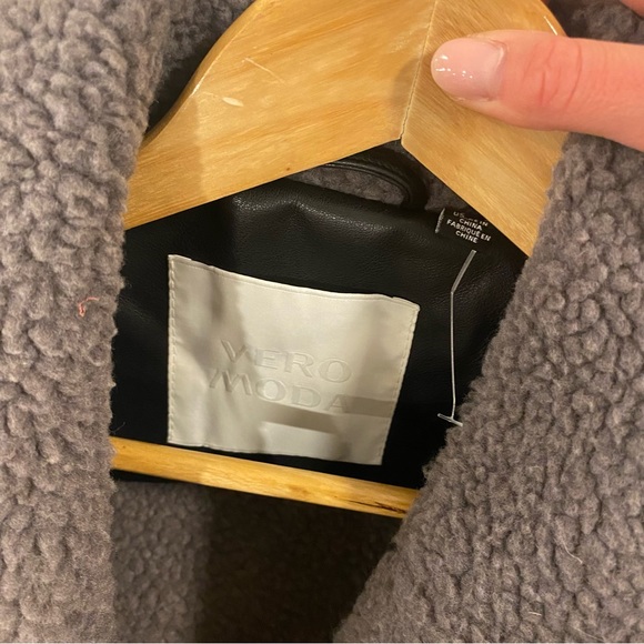 Faux shearling leather jacket NWOT - Picture 13 of 14